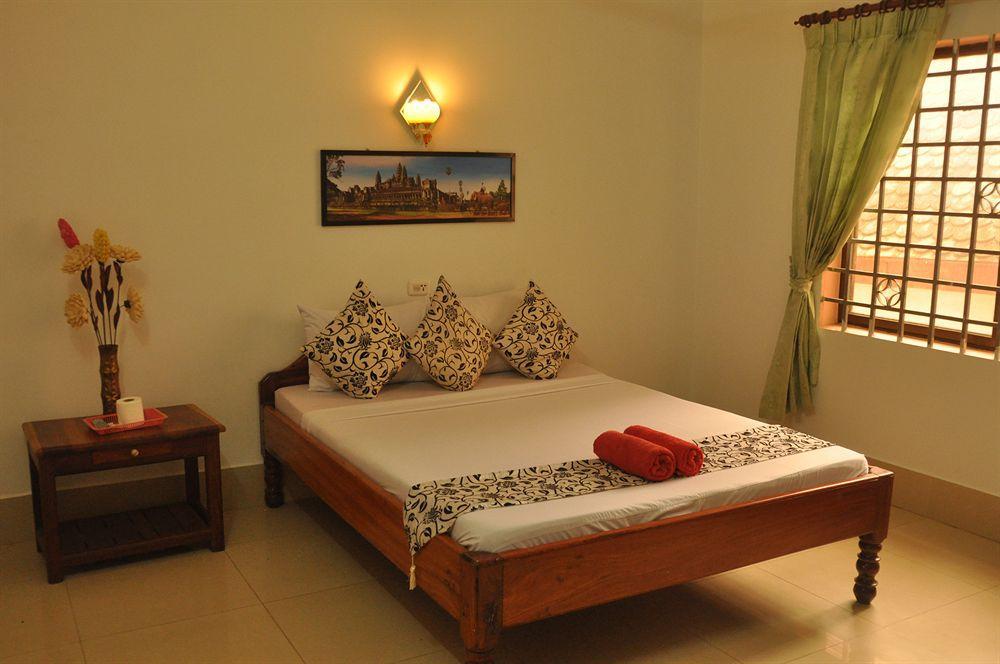 Tropical Breeze Hotel Siem Reap Bagian luar foto