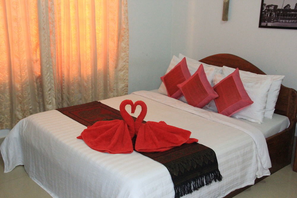 Tropical Breeze Hotel Siem Reap Bagian luar foto