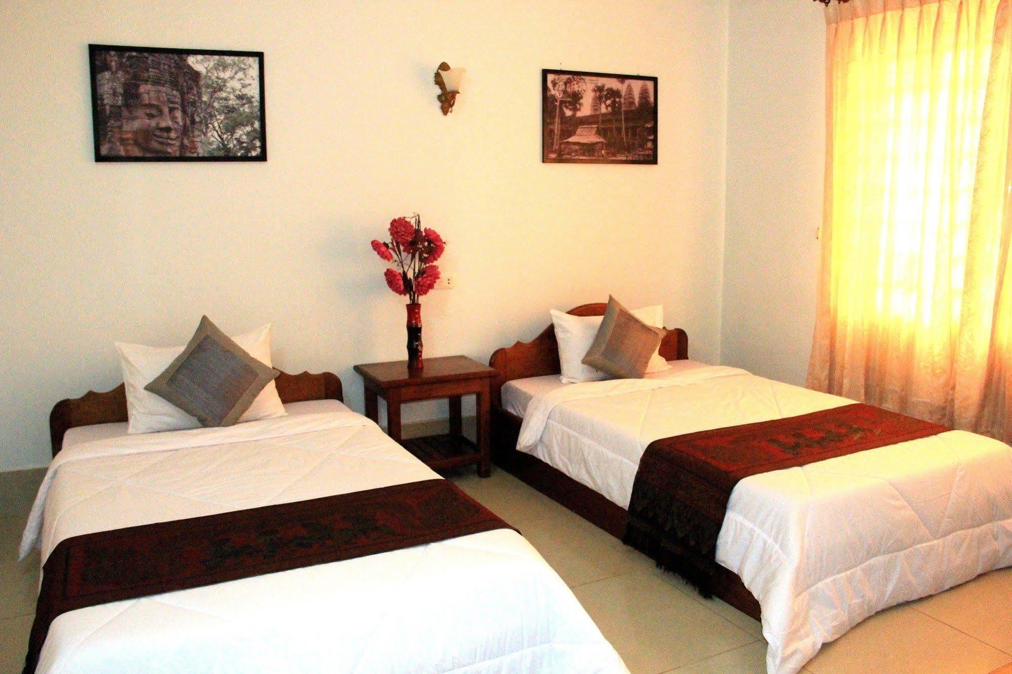 Tropical Breeze Hotel Siem Reap Bagian luar foto