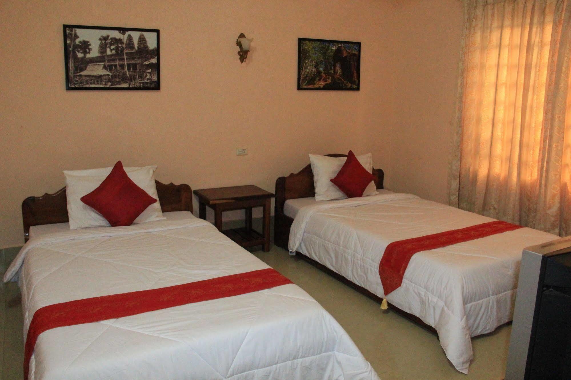 Tropical Breeze Hotel Siem Reap Bagian luar foto