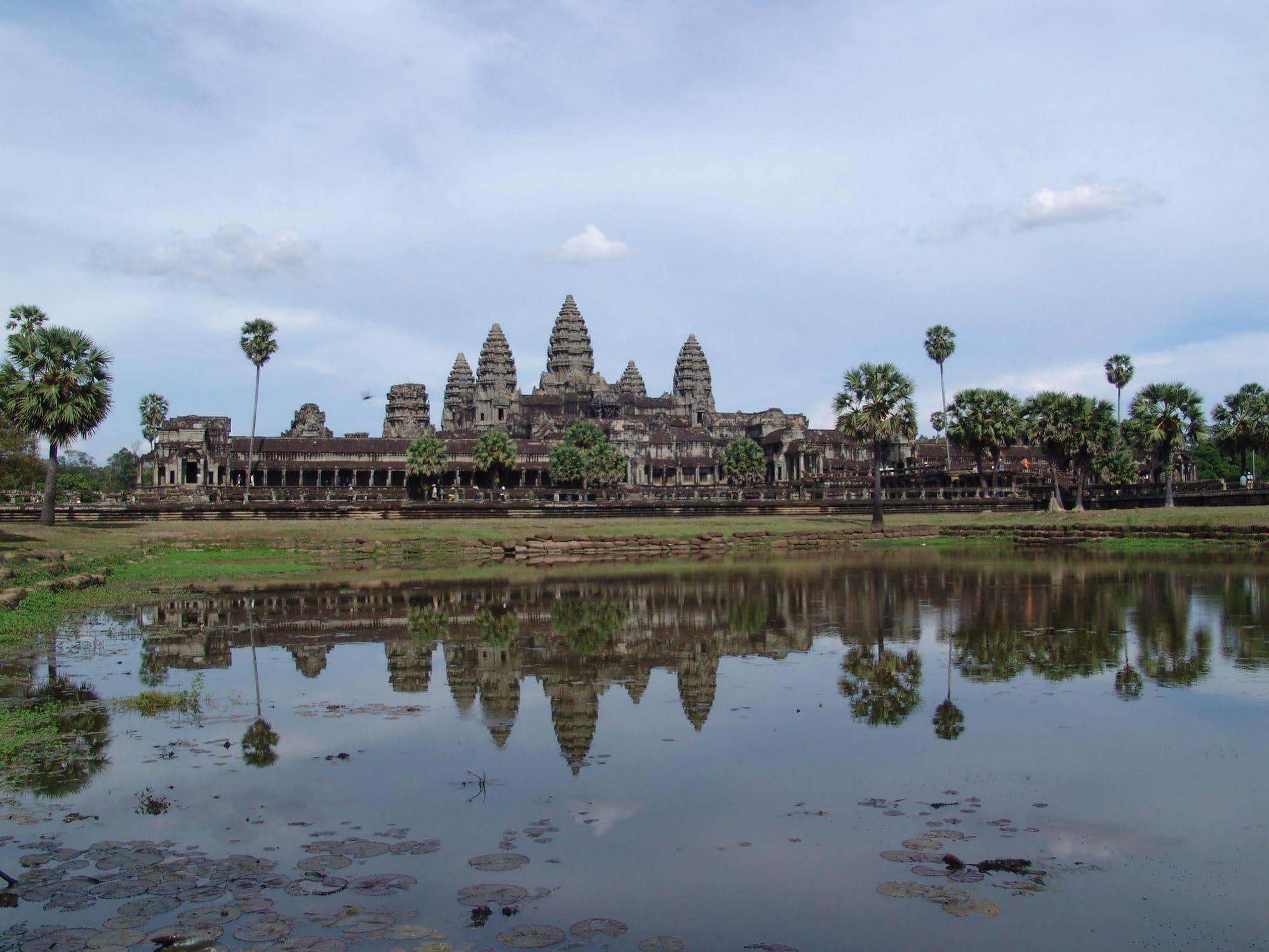 Tropical Breeze Hotel Siem Reap Bagian luar foto