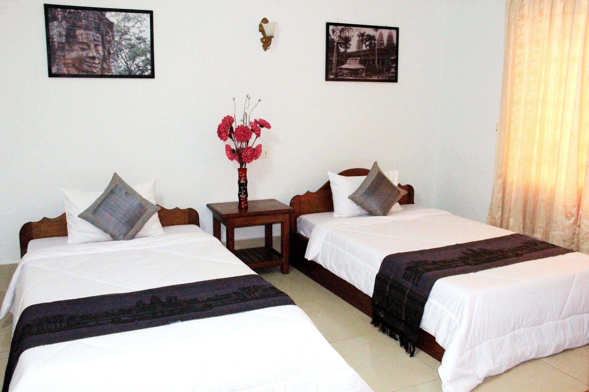 Tropical Breeze Hotel Siem Reap Bagian luar foto